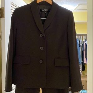 Kasper womens dark brown suit jacket. Size 6 petite.